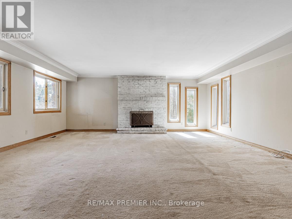 4282 Vivian Road, Whitchurch-Stouffville, ON - Indoor With Fireplace
