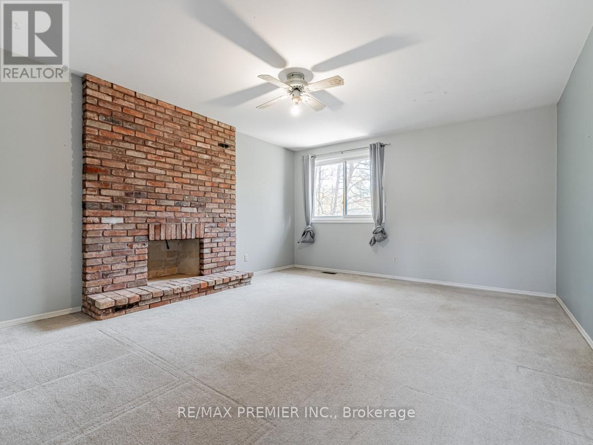 4282 Vivian Road, Whitchurch-Stouffville, ON - Indoor With Fireplace