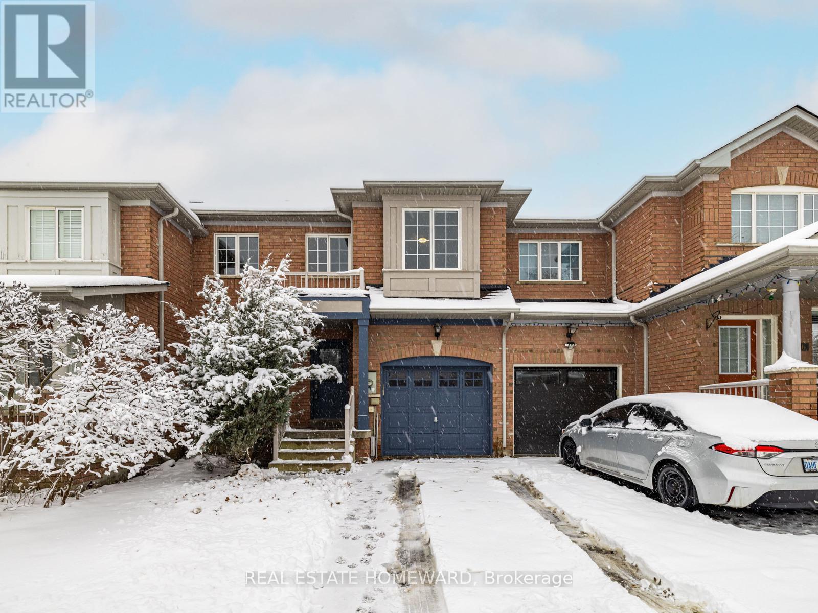 304 Flagstone Way, Newmarket, ON - Outdoor With Facade
