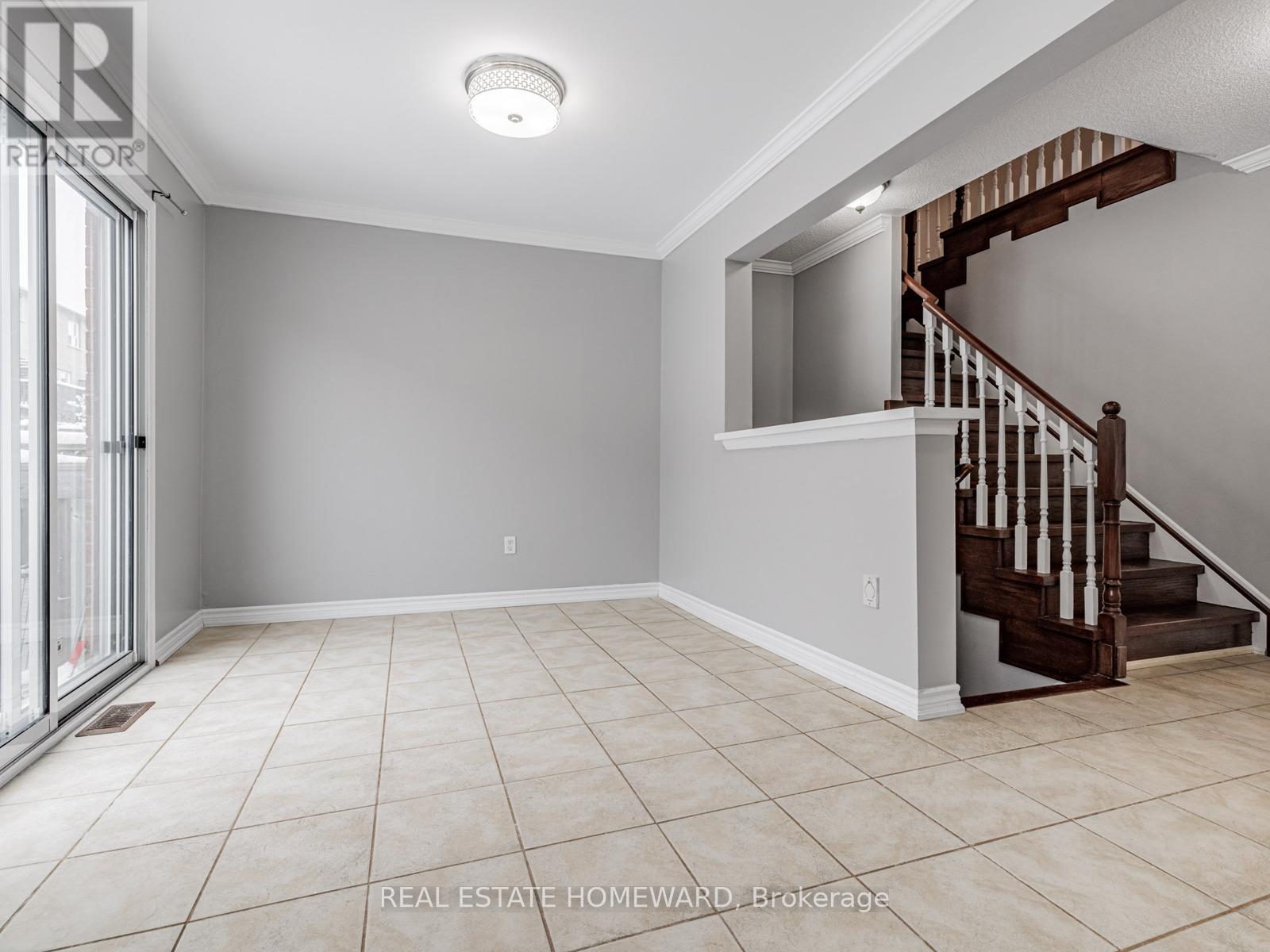 304 Flagstone Way, Newmarket, ON - Indoor Photo Showing Other Room