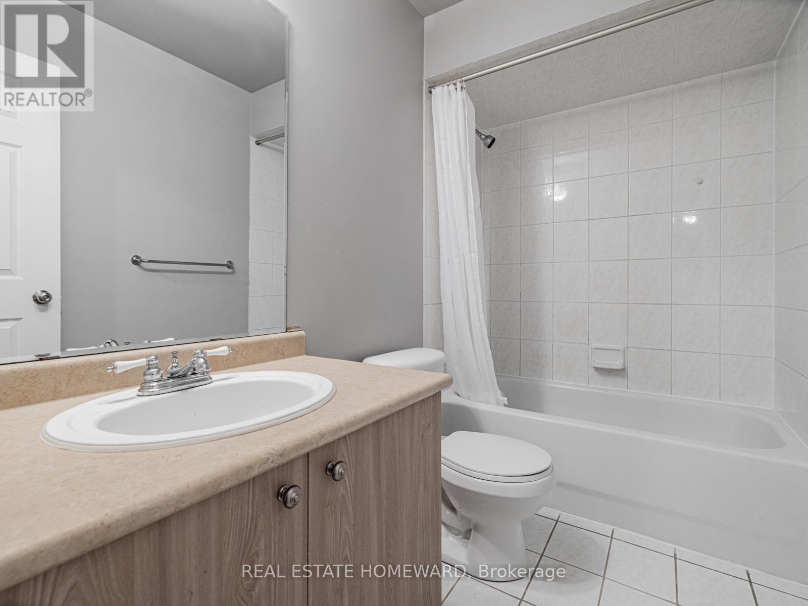304 Flagstone Way, Newmarket, ON - Indoor Photo Showing Bathroom