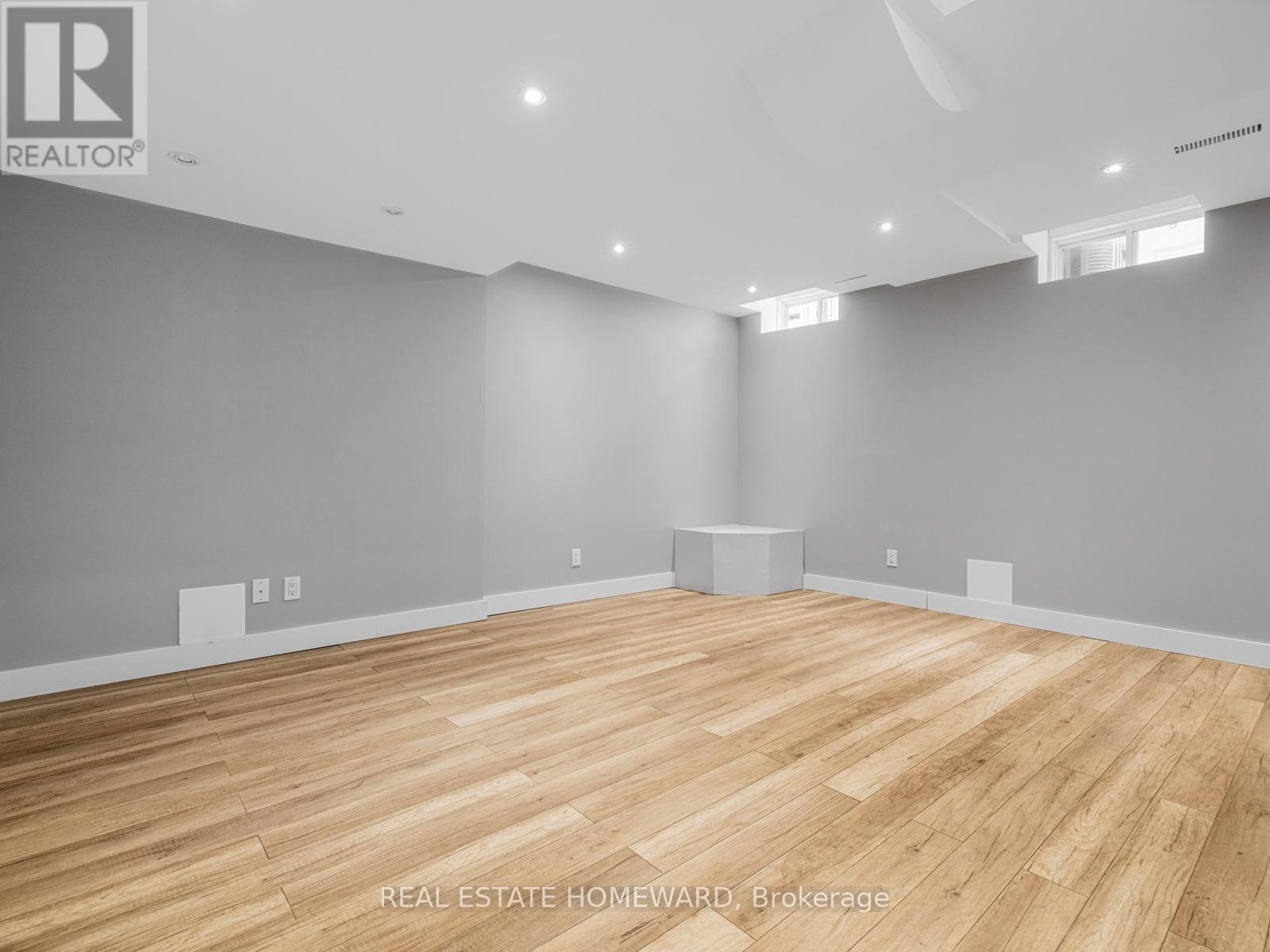 304 Flagstone Way, Newmarket, ON - Indoor Photo Showing Other Room