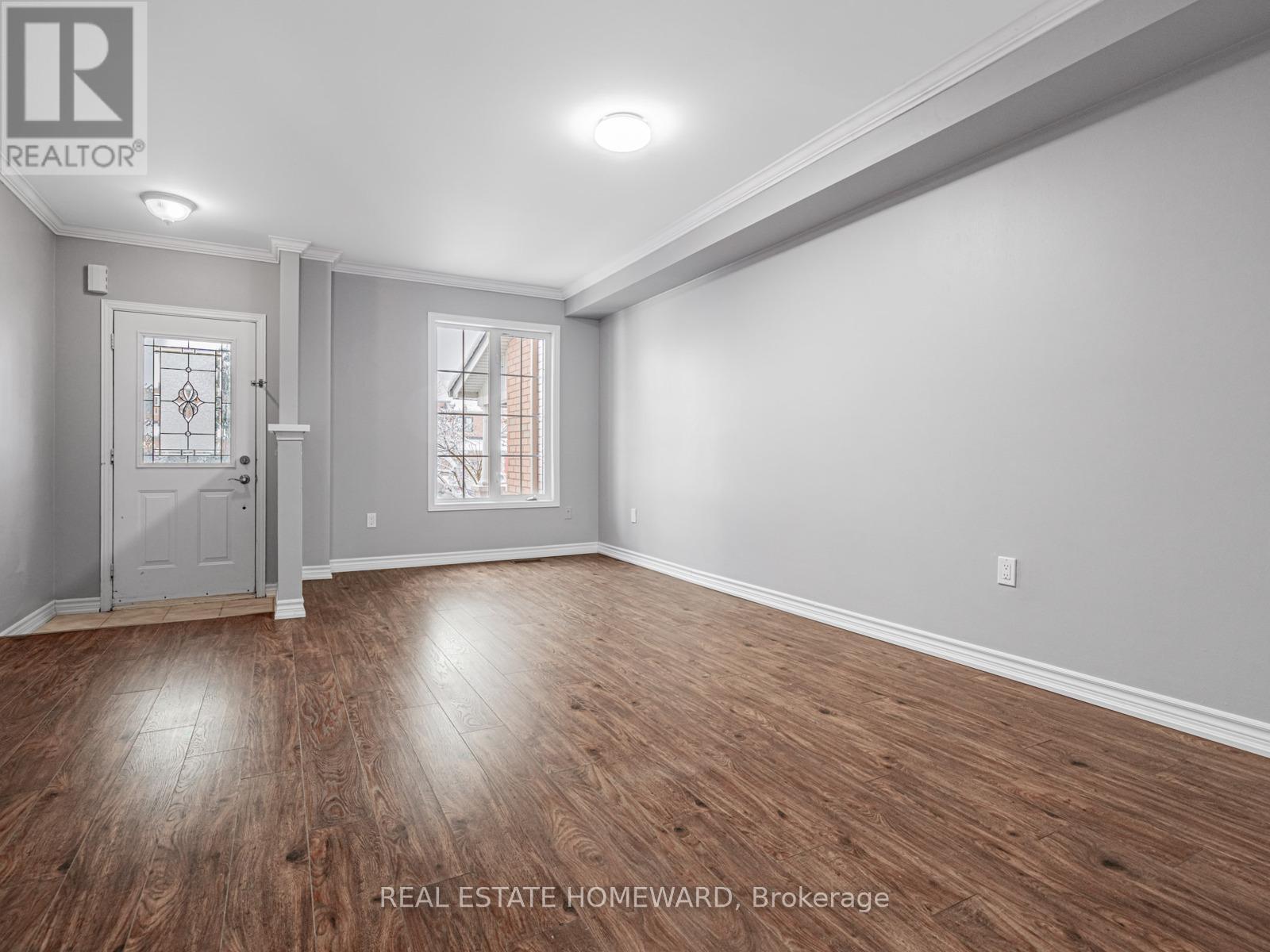 304 Flagstone Way, Newmarket, ON - Indoor Photo Showing Other Room