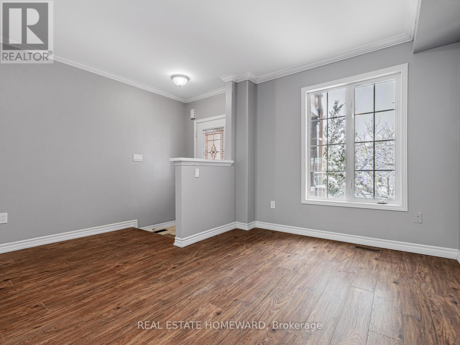 304 Flagstone Way, Newmarket, ON - Indoor Photo Showing Other Room
