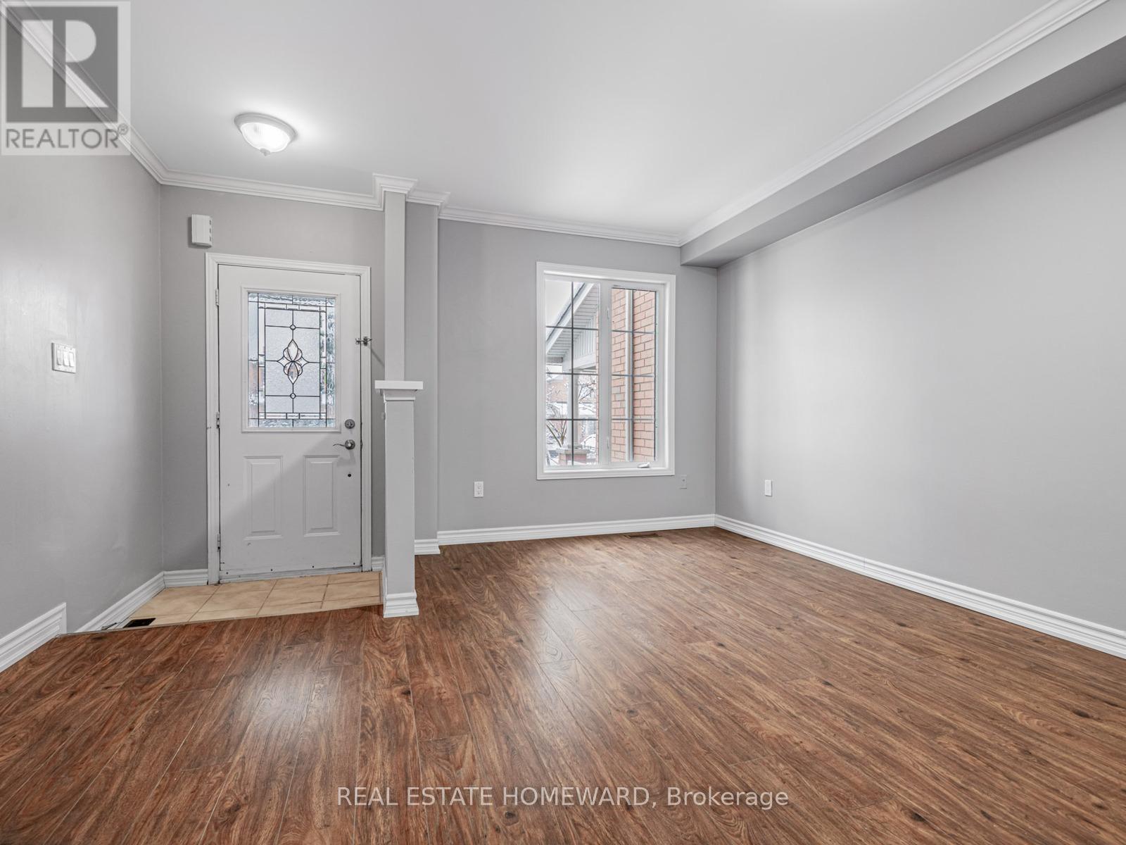 304 Flagstone Way, Newmarket, ON - Indoor Photo Showing Other Room