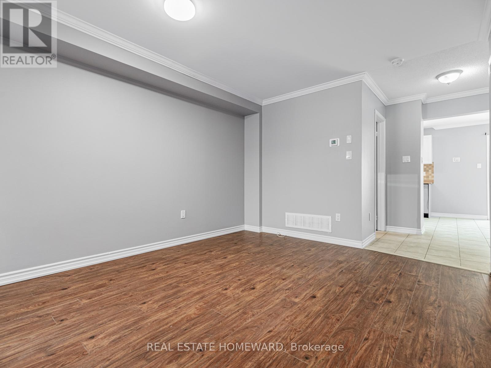304 Flagstone Way, Newmarket, ON - Indoor Photo Showing Other Room