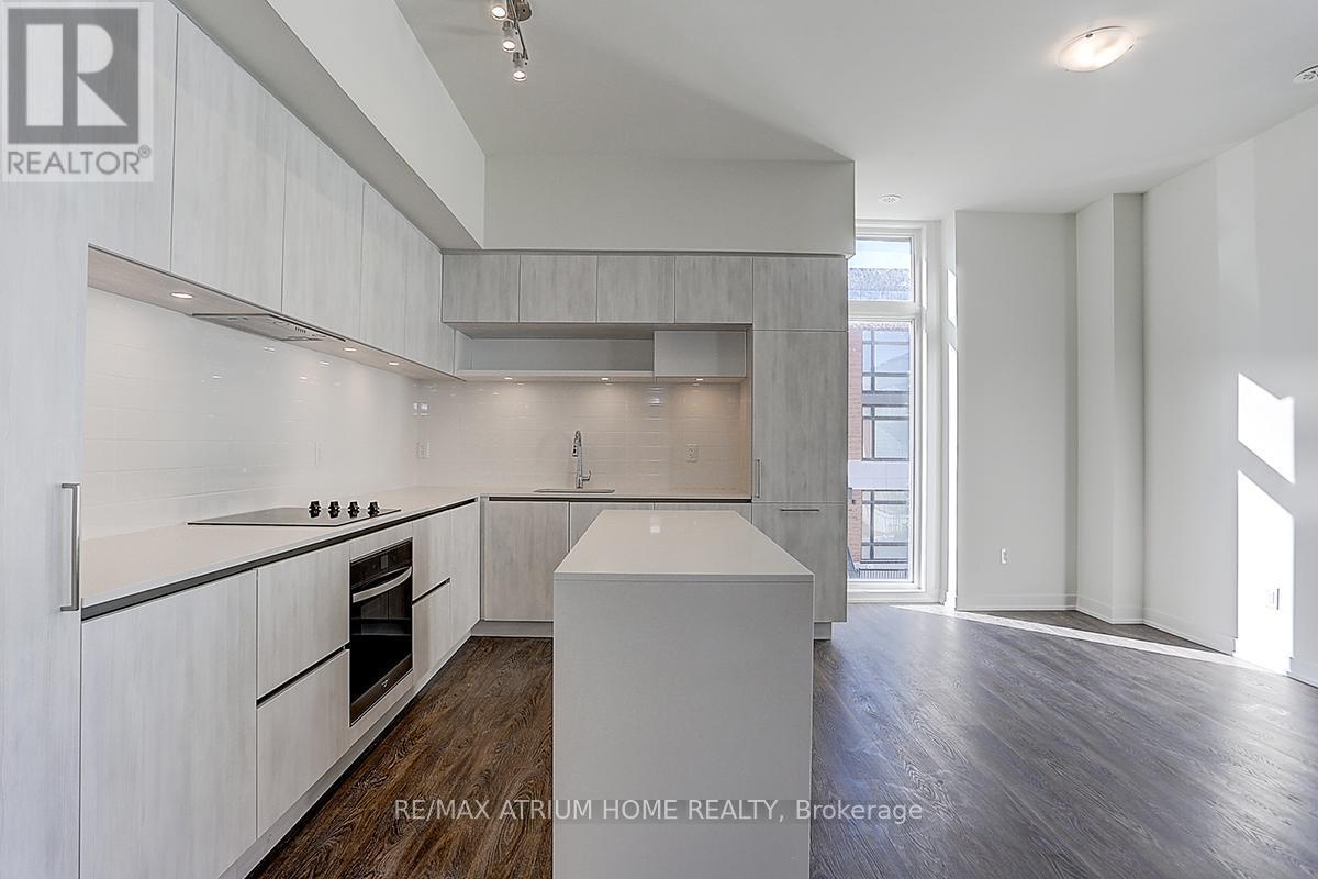 1103 - 12 David Eyer Road, Richmond Hill, ON - Indoor Photo Showing Kitchen With Upgraded Kitchen