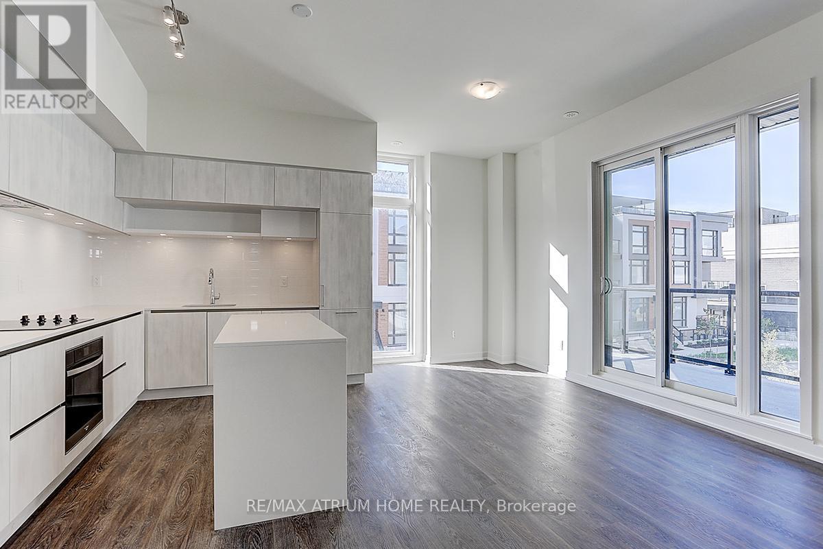 1103 - 12 David Eyer Road, Richmond Hill, ON - Indoor Photo Showing Kitchen With Upgraded Kitchen