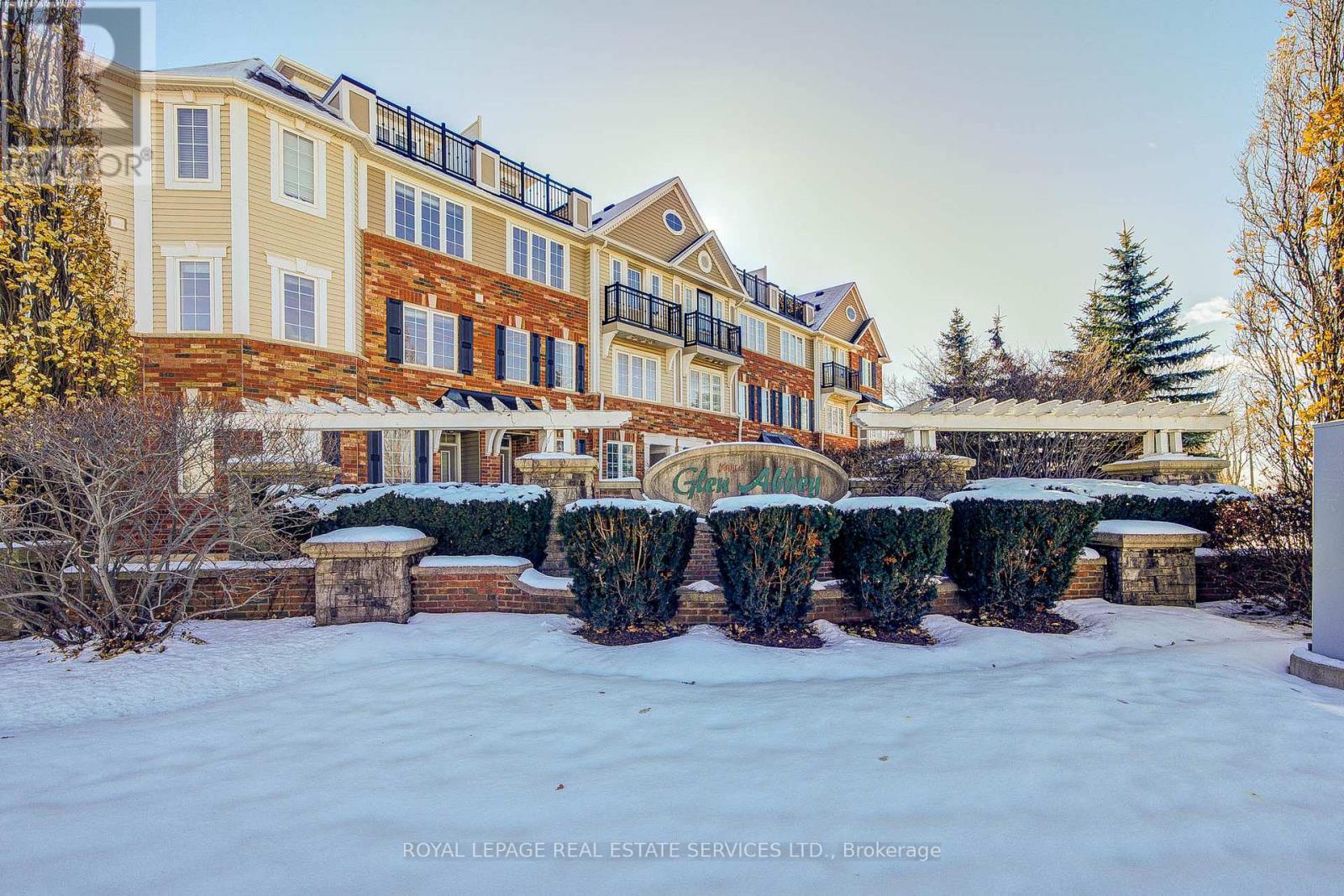 47 - 2614 Dashwood Drive, Oakville, ON - Outdoor