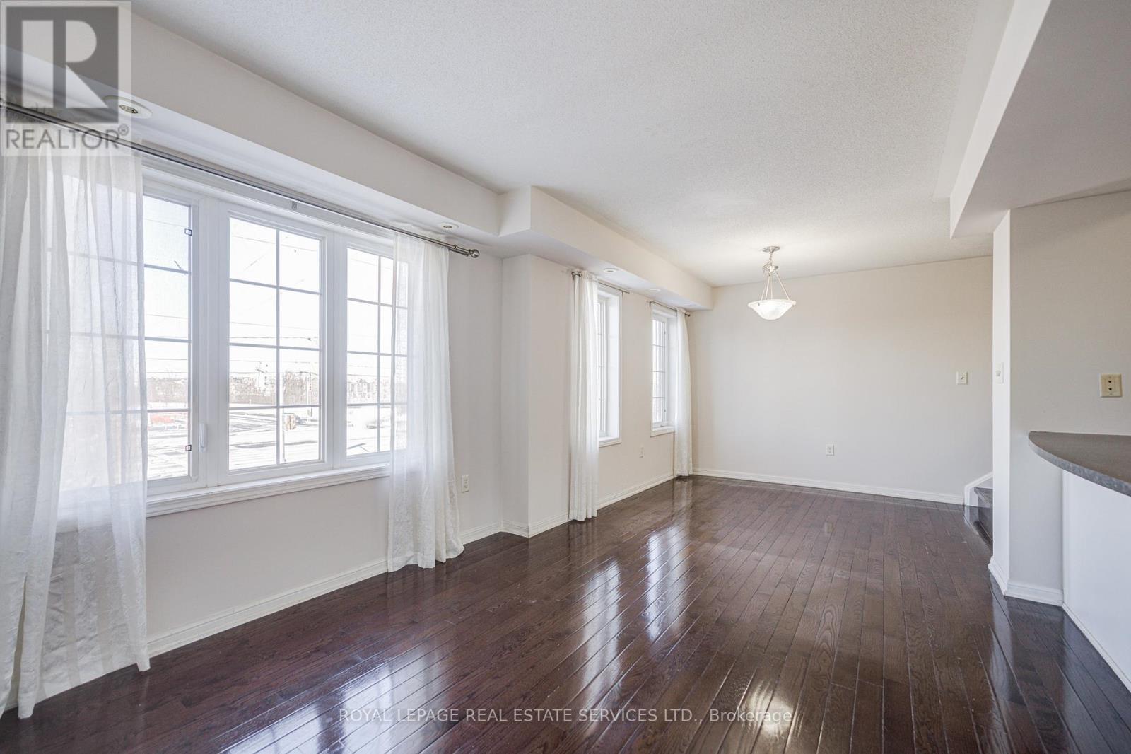 47 - 2614 Dashwood Drive, Oakville, ON - Indoor Photo Showing Other Room