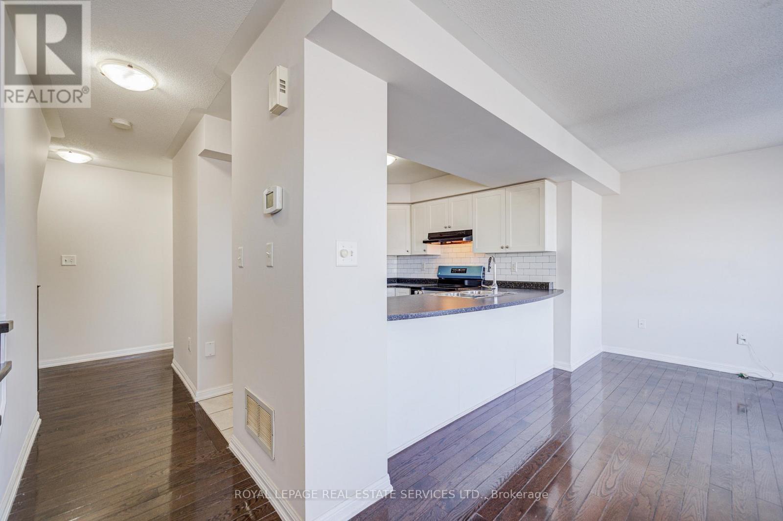 47 - 2614 Dashwood Drive, Oakville, ON - Indoor Photo Showing Other Room