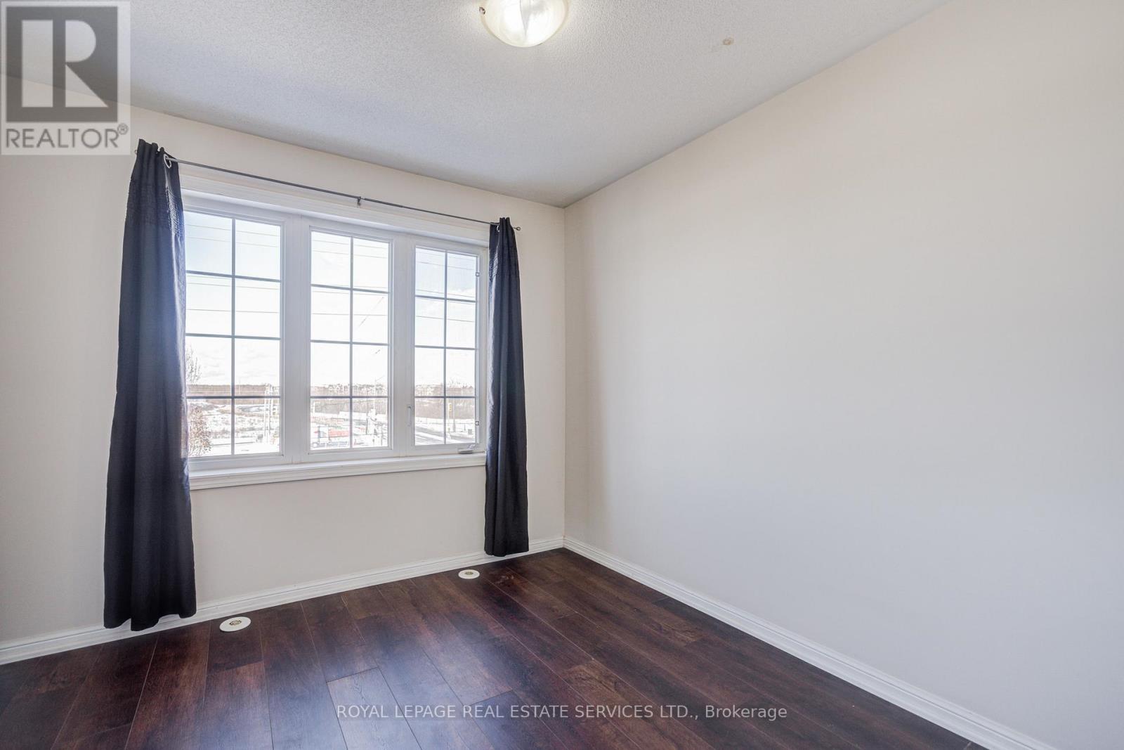 47 - 2614 Dashwood Drive, Oakville, ON - Indoor Photo Showing Other Room