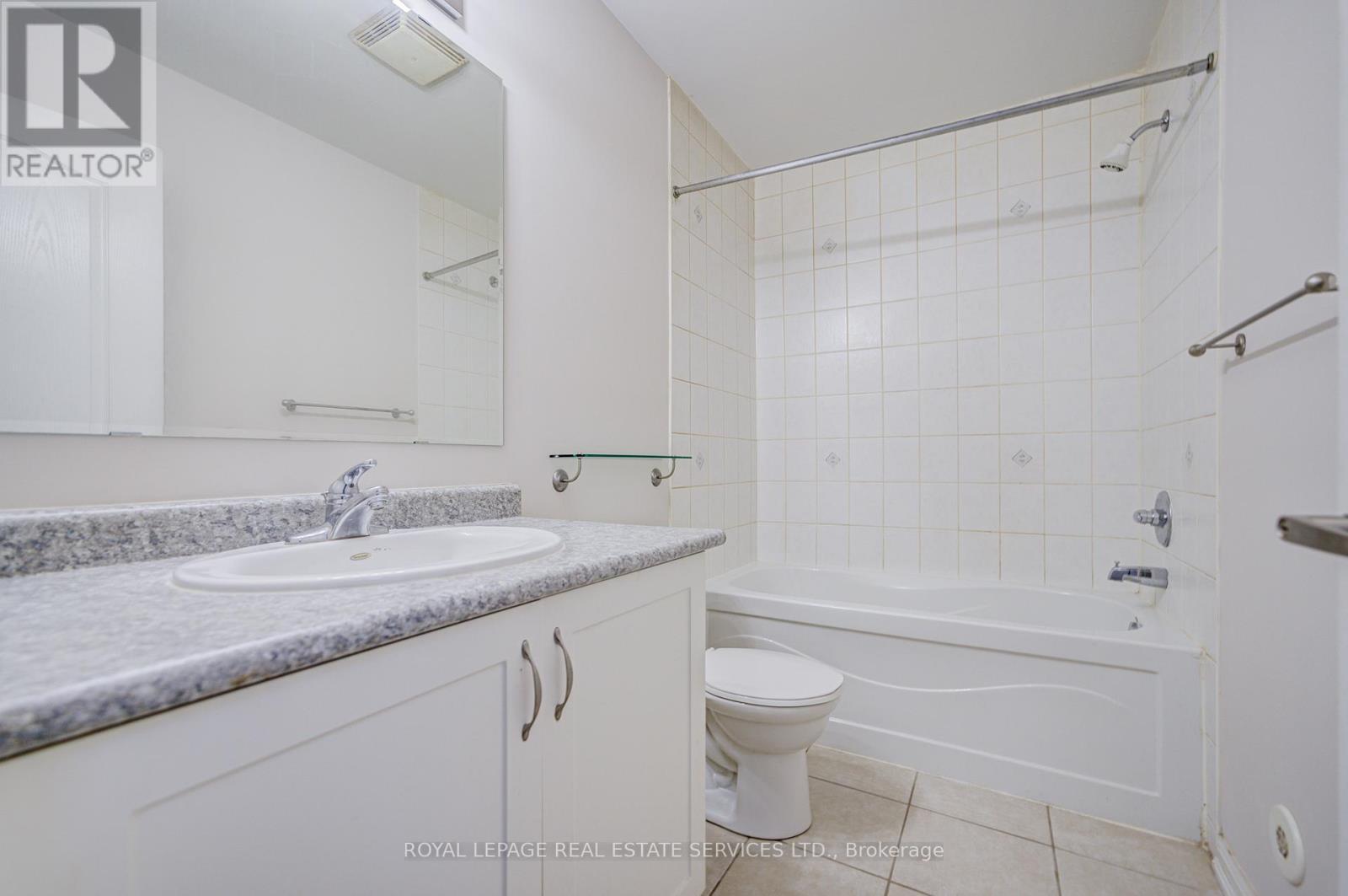 47 - 2614 Dashwood Drive, Oakville, ON - Indoor Photo Showing Bathroom