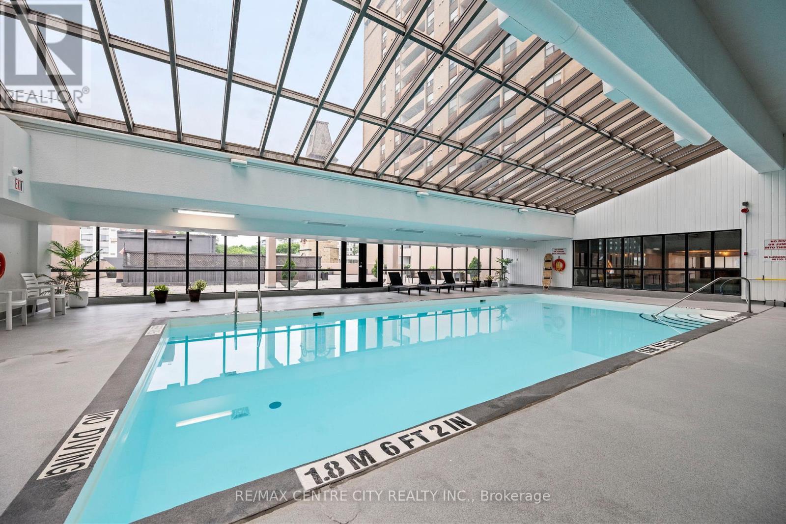 2108 - 389 Dundas Street E, London East (East K), ON - Indoor Photo Showing Other Room With In Ground Pool