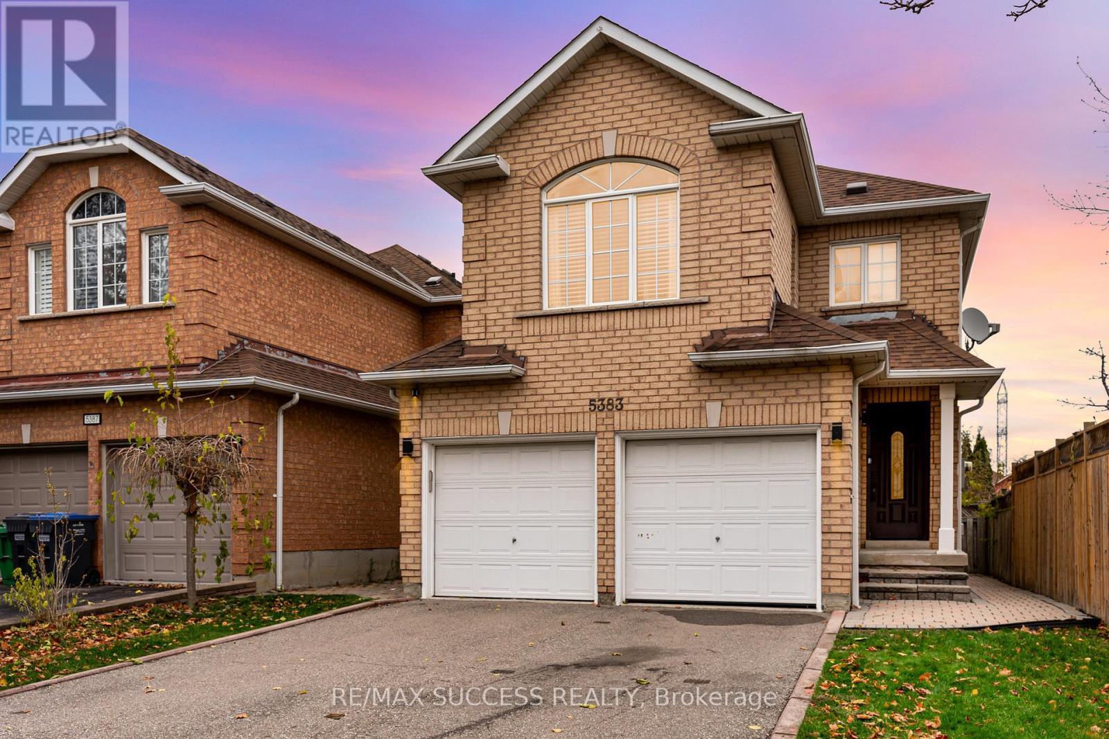 5383 Red Brush Drive, Mississauga, ON - Outdoor