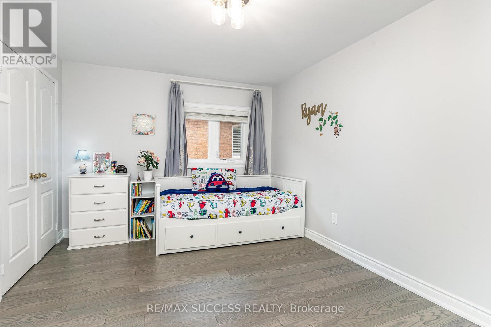 5383 Red Brush Drive, Mississauga, ON - Indoor Photo Showing Bedroom