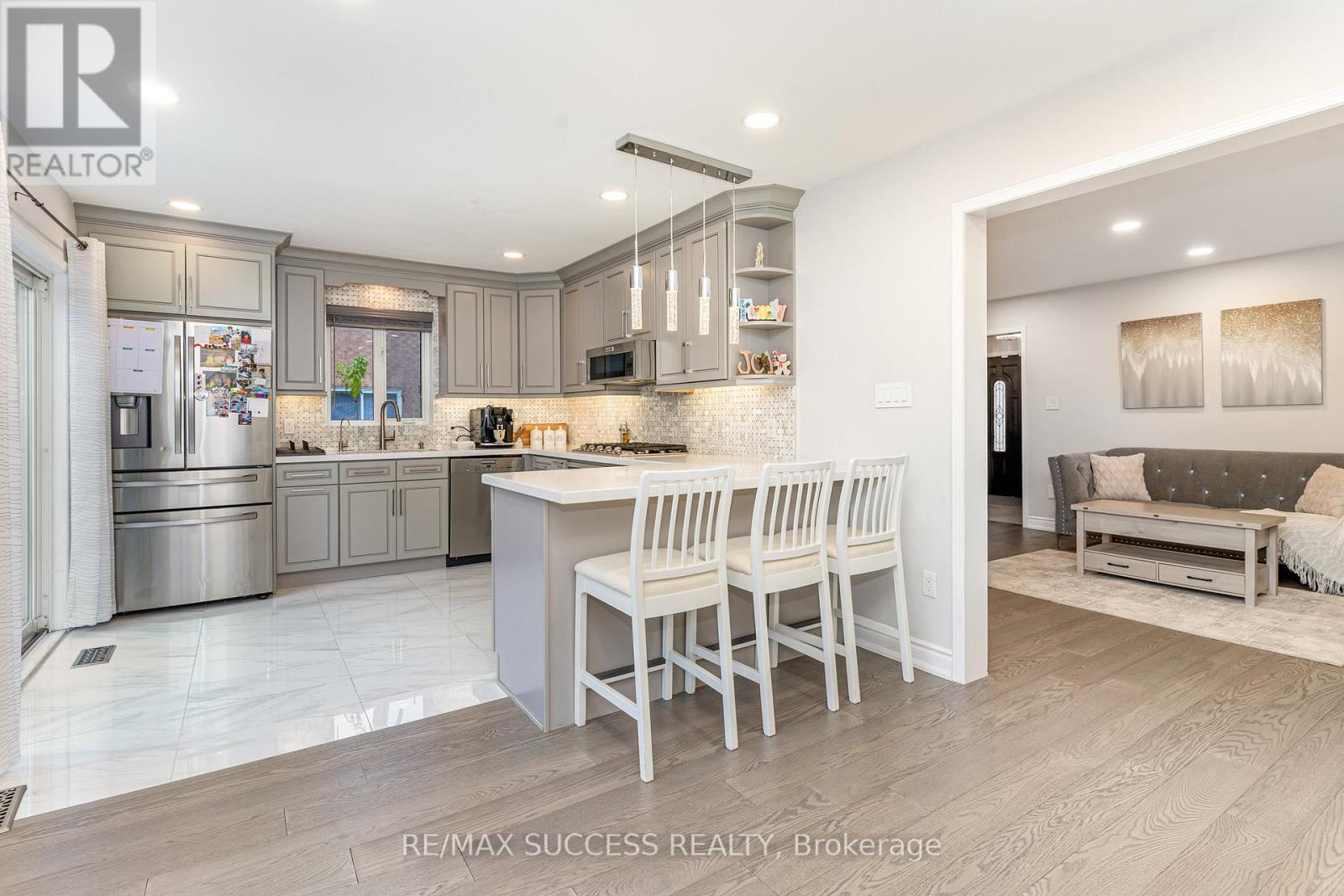 5383 Red Brush Drive, Mississauga, ON - Indoor Photo Showing Other Room