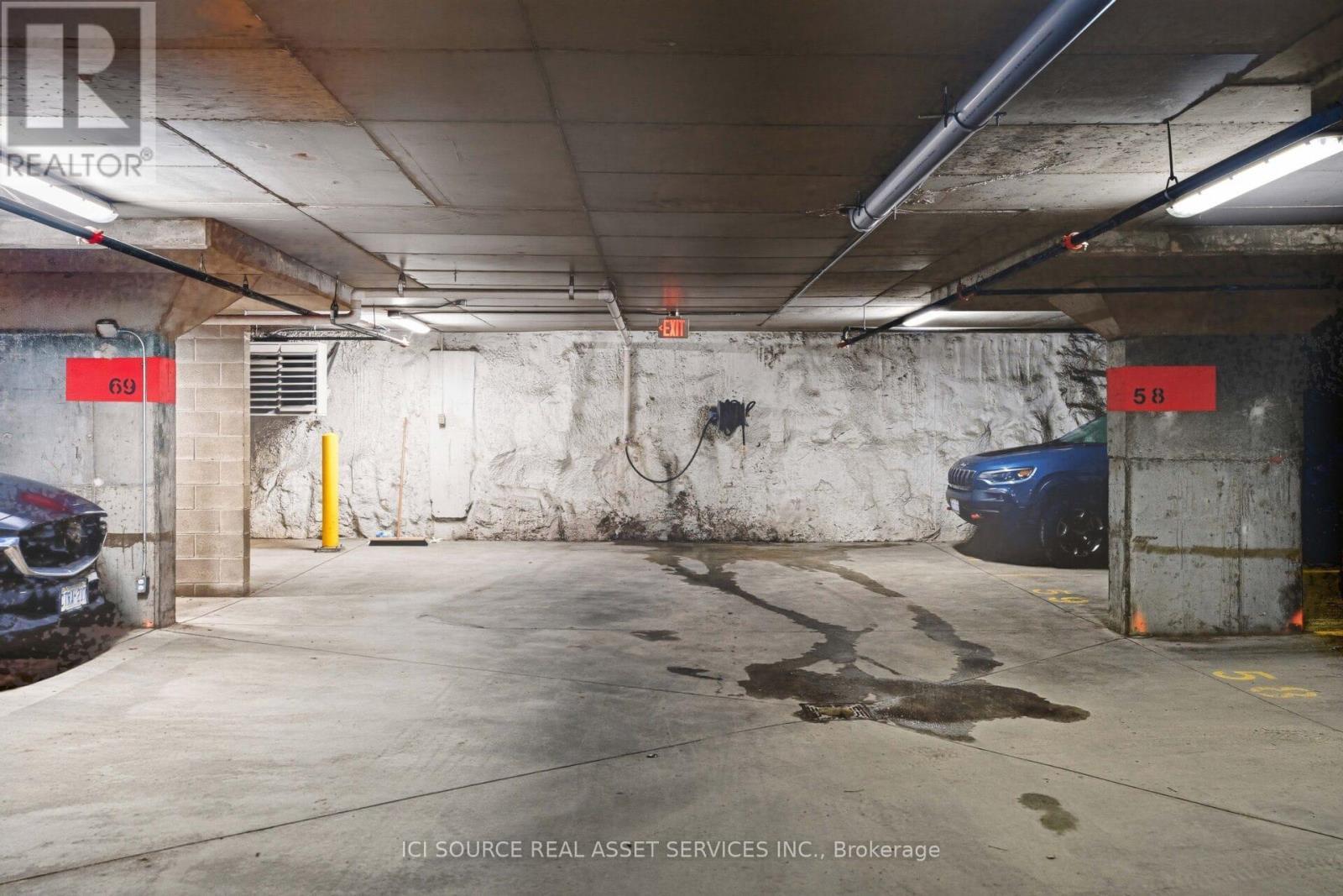 2206 - 40 Nepean Street, Ottawa, ON - Indoor Photo Showing Garage