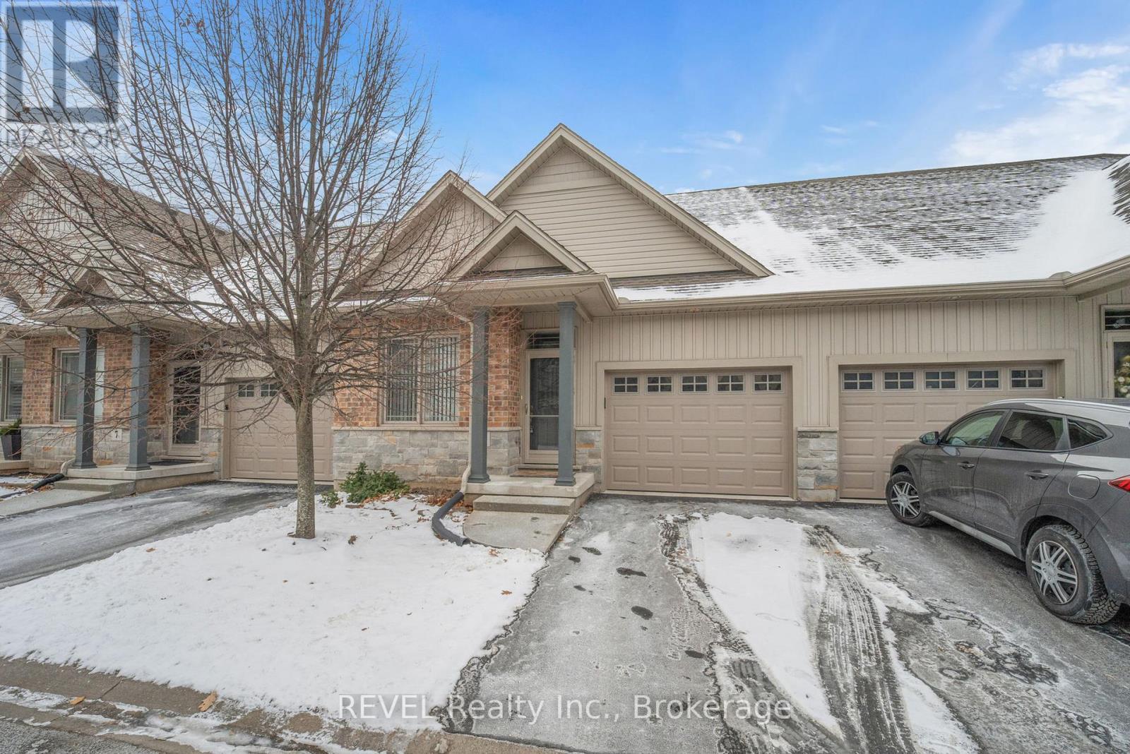 8 - 5490 Prince Edward Avenue, Niagara Falls (Hospital), ON - Outdoor With Facade