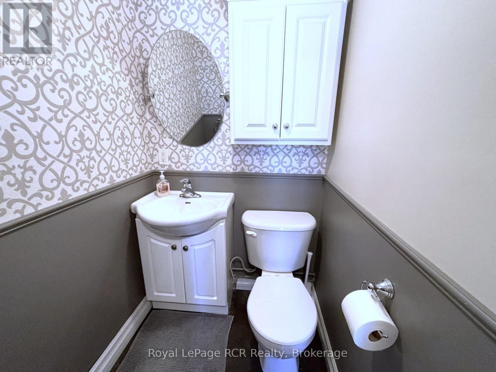 1198 2Nd Avenue W, Owen Sound, ON - Indoor Photo Showing Bathroom