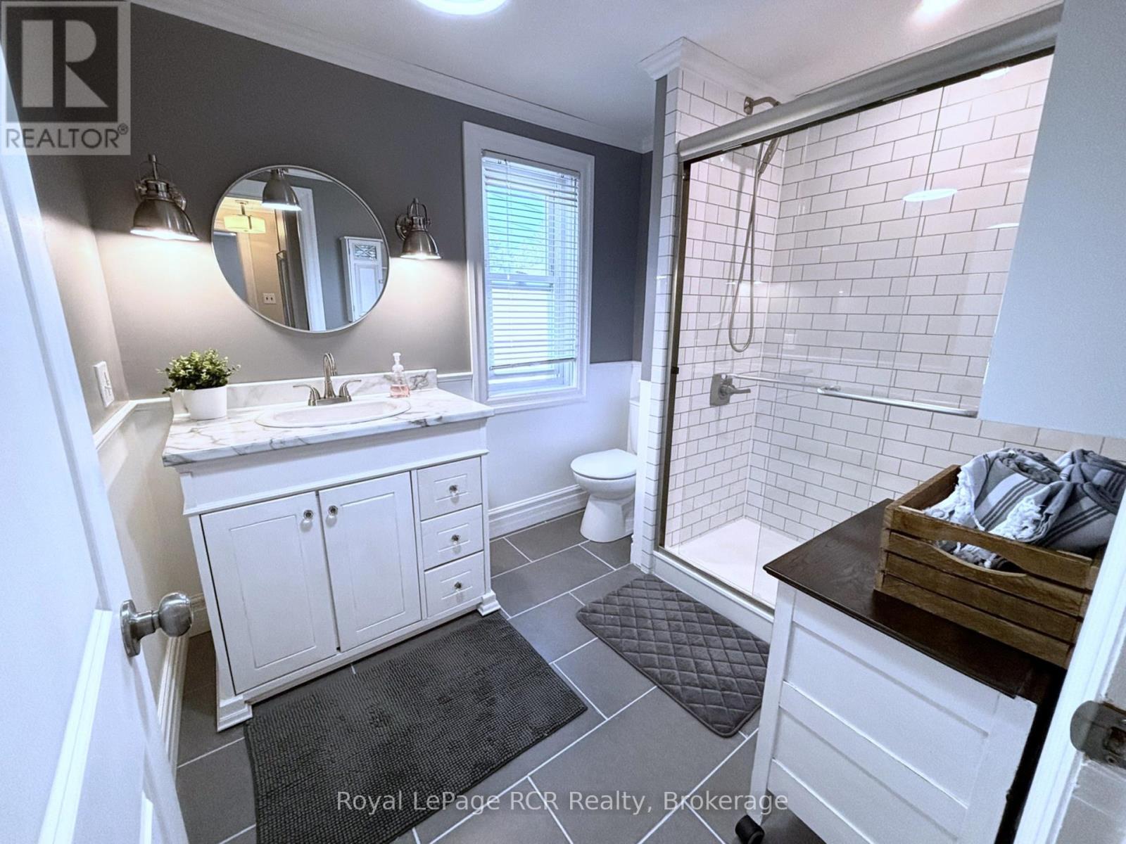 1198 2Nd Avenue W, Owen Sound, ON - Indoor Photo Showing Bathroom