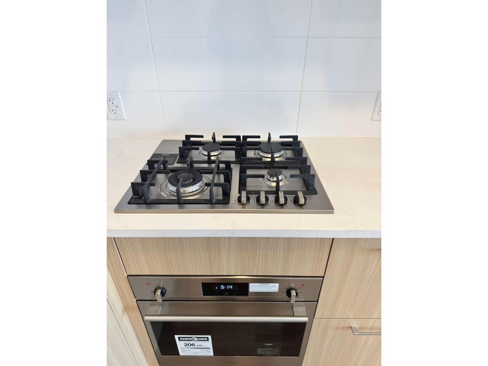 2008 9675 King George Boulevard, Surrey, BC - Indoor