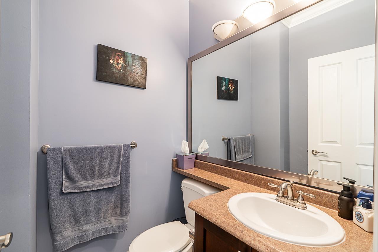 57 19330 69 Avenue, Surrey, BC - Indoor Photo Showing Bathroom