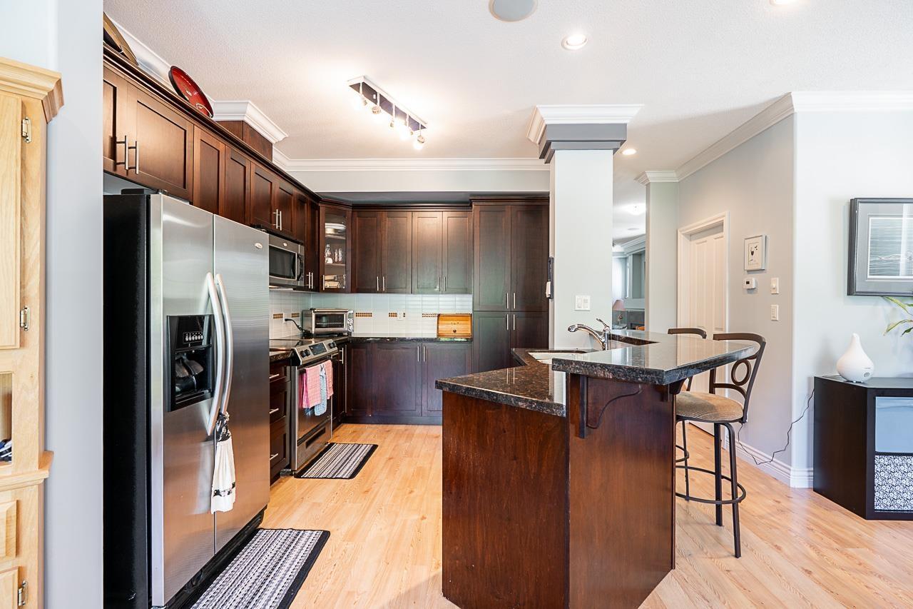 57 19330 69 Avenue, Surrey, BC - Indoor Photo Showing Kitchen