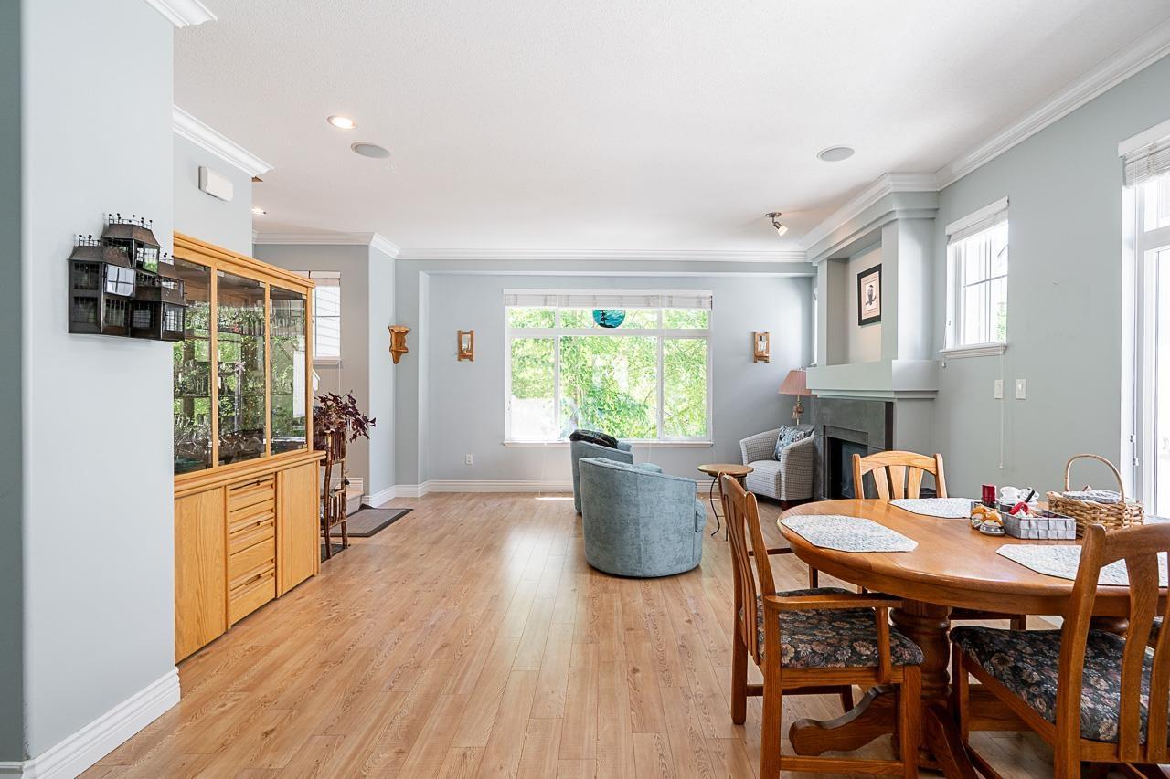 57 19330 69 Avenue, Surrey, BC - Indoor Photo Showing Dining Room