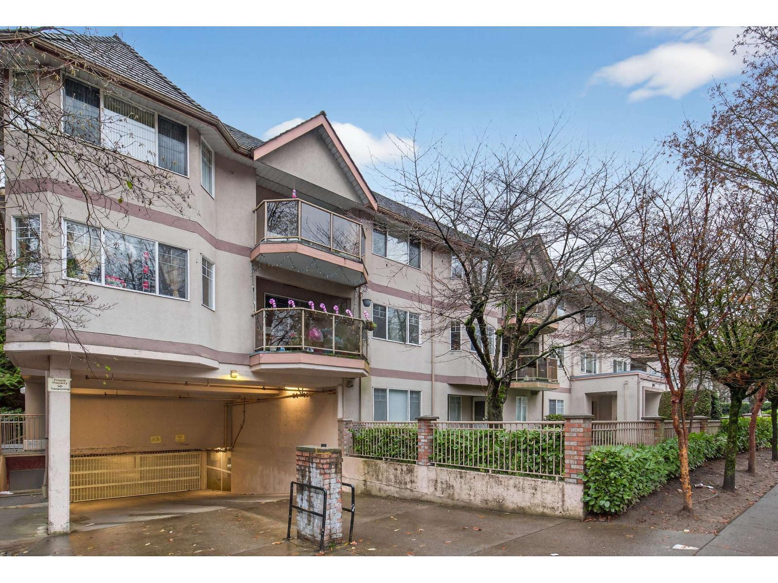 303 9865 140 Street, Surrey, BC - Outdoor With Balcony