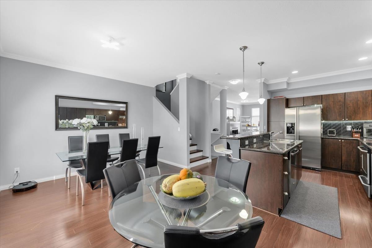 7 7518 138 Street, Surrey, BC - Indoor Photo Showing Dining Room