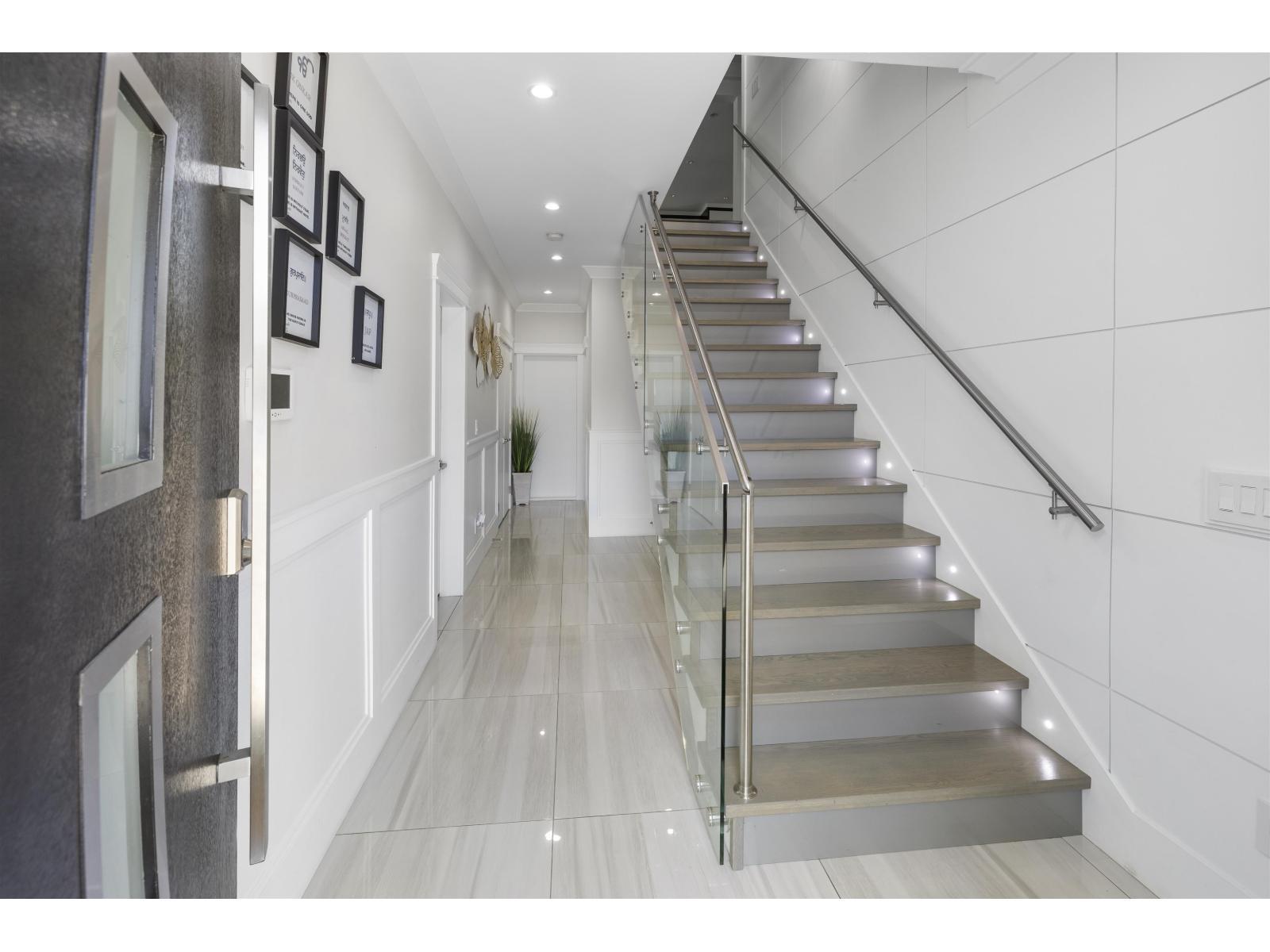 8671 Galway Crescent, Surrey, BC - Indoor Photo Showing Other Room