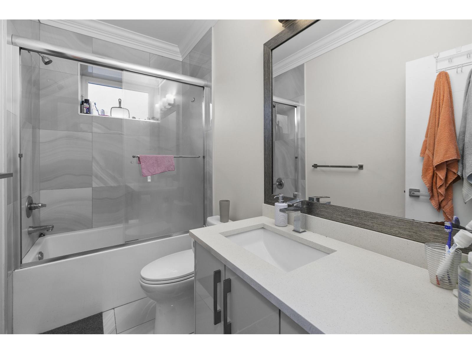 8671 Galway Crescent, Surrey, BC - Indoor Photo Showing Bathroom