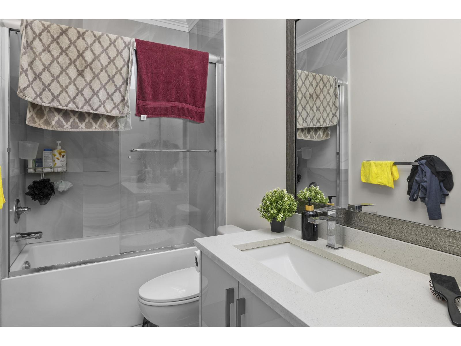 8671 Galway Crescent, Surrey, BC - Indoor Photo Showing Bathroom