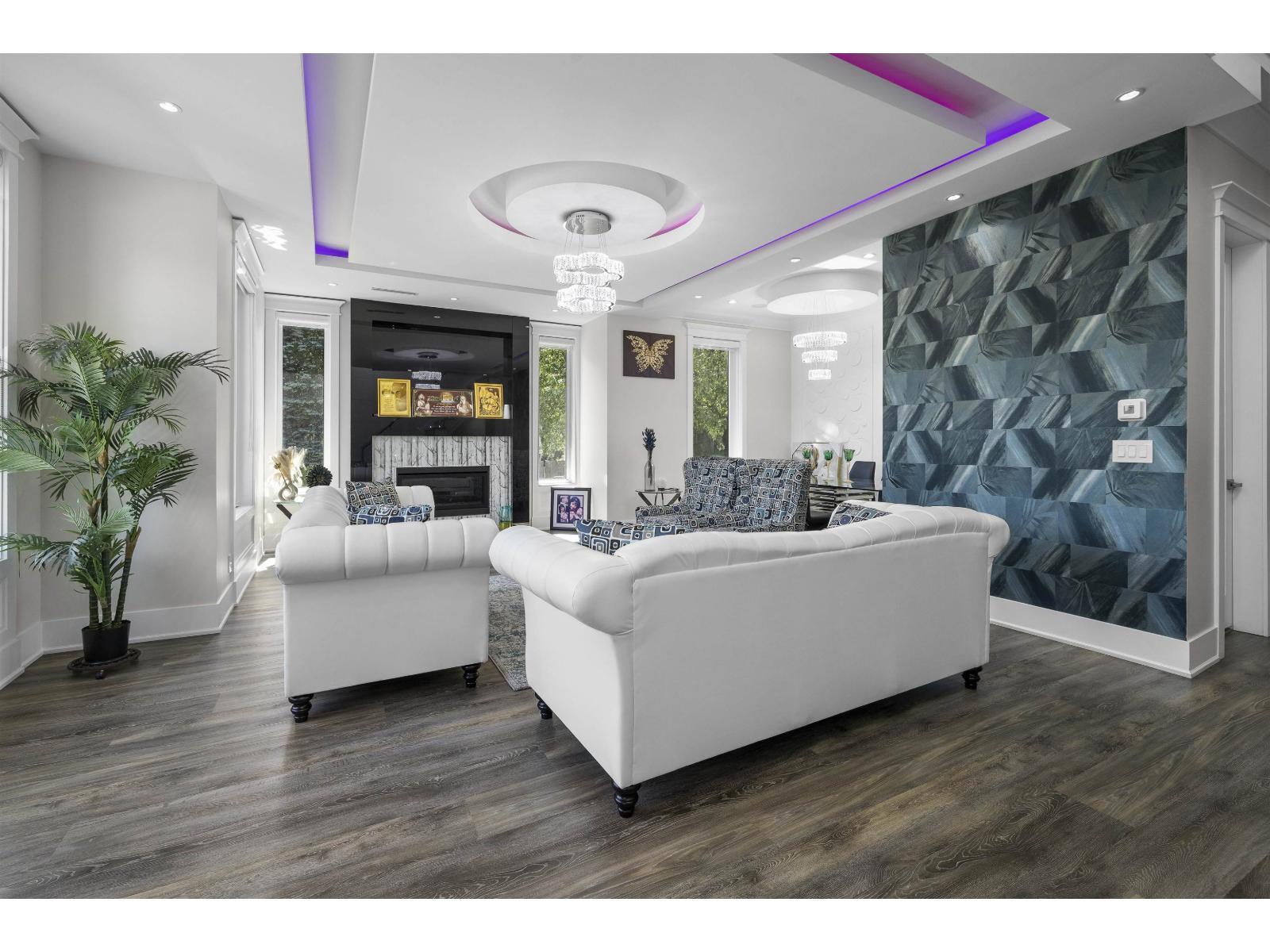 8671 Galway Crescent, Surrey, BC - Indoor Photo Showing Living Room With Fireplace