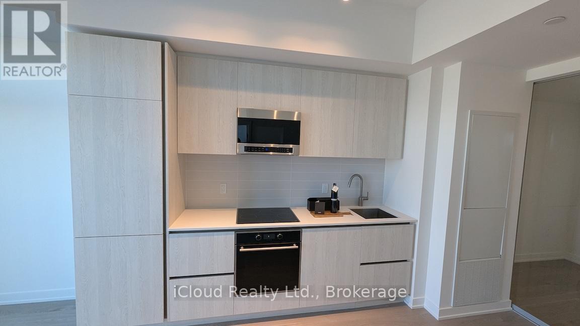 2414 - 120 Broadway Avenue E, Toronto, ON - Indoor Photo Showing Kitchen