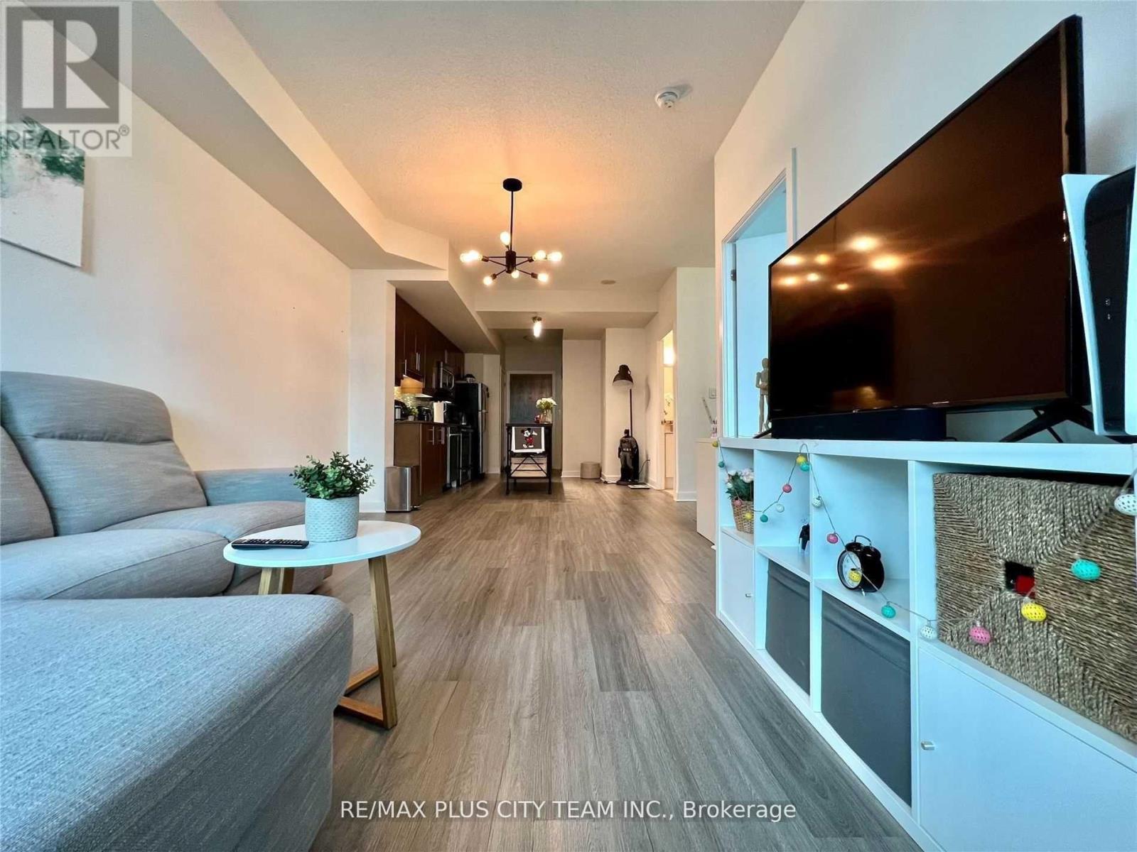 2501 - 33 Bay Street, Toronto, ON - Indoor Photo Showing Living Room