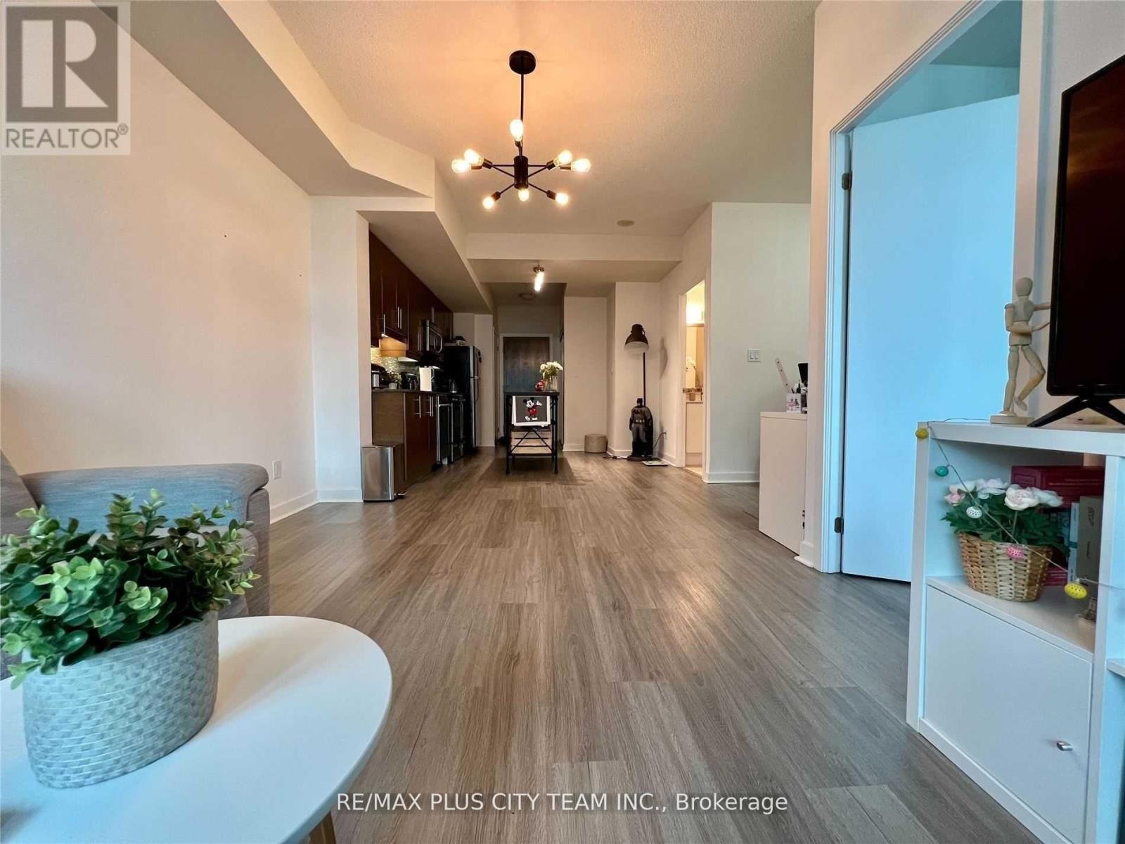 2501 - 33 Bay Street, Toronto, ON - Indoor