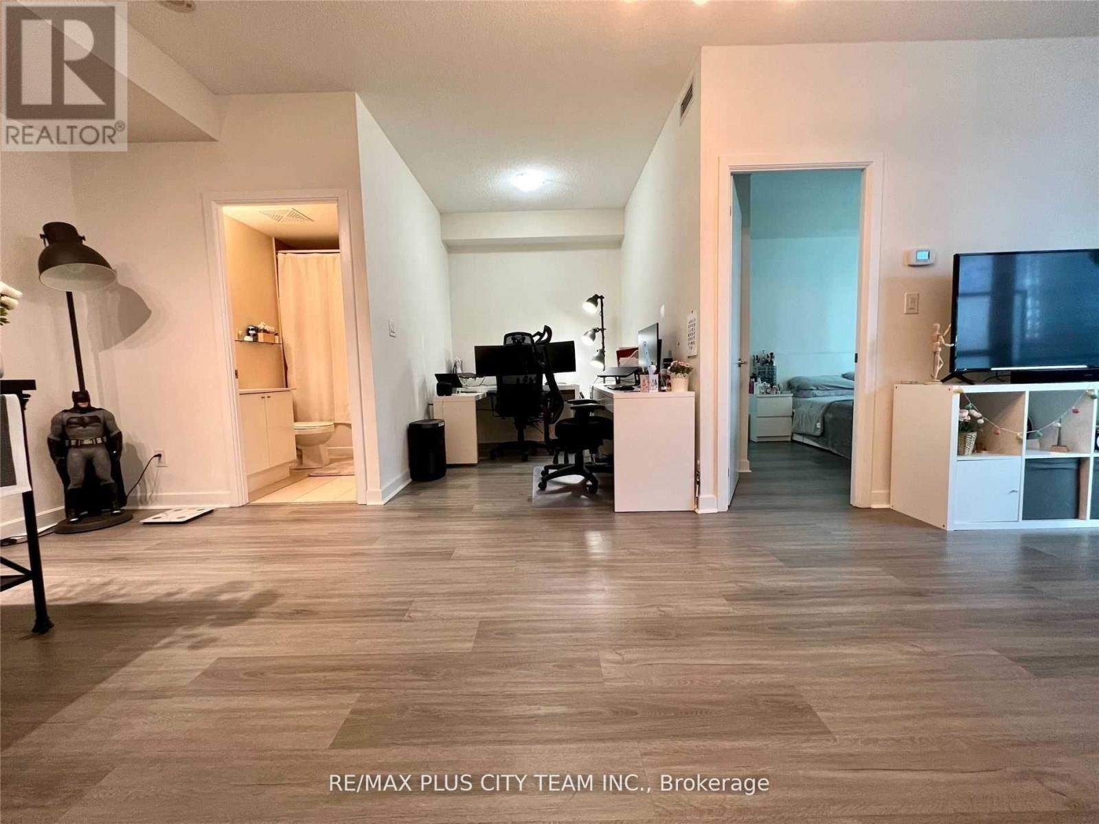 2501 - 33 Bay Street, Toronto, ON - Indoor