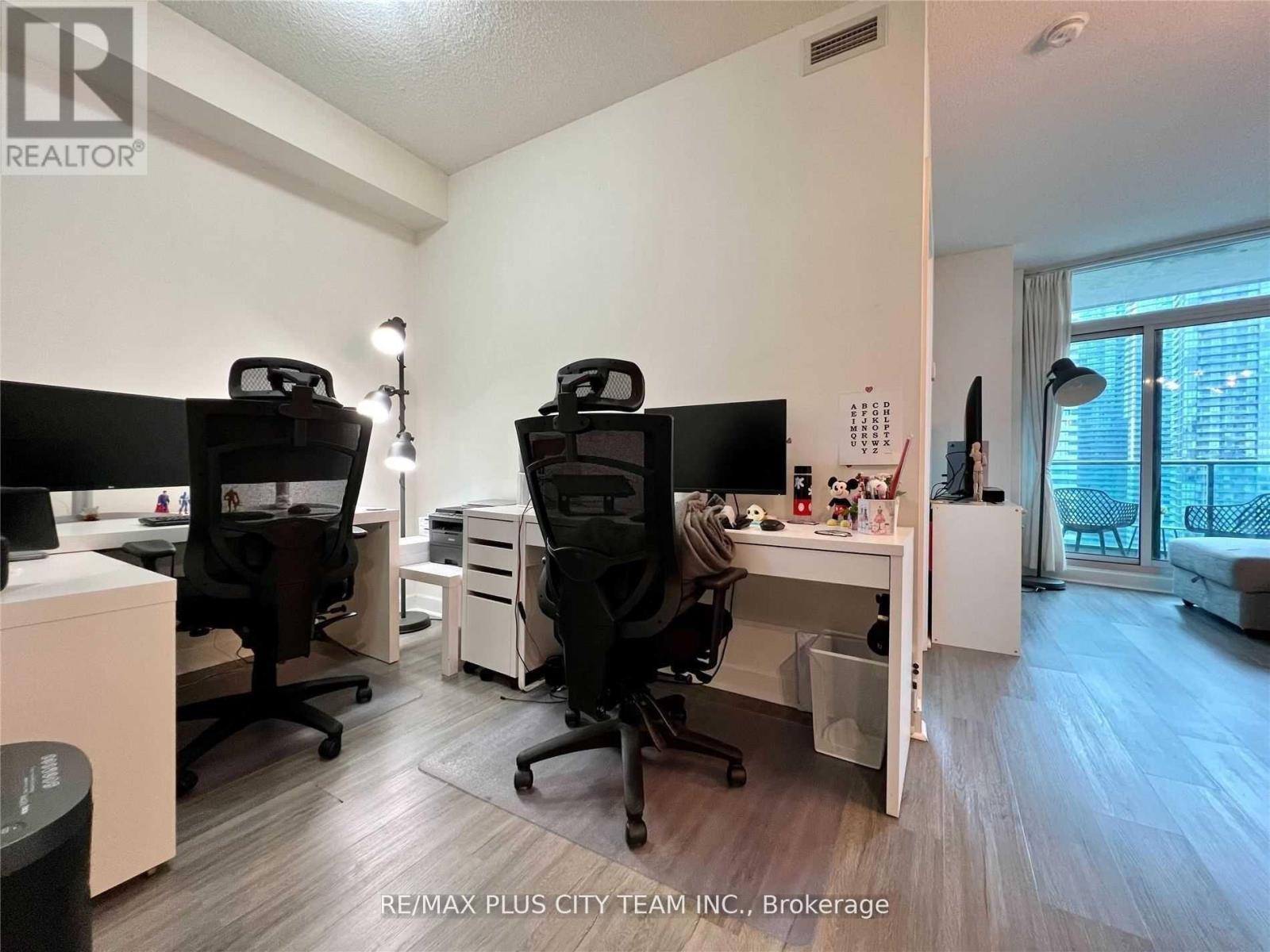 2501 - 33 Bay Street, Toronto, ON - Indoor Photo Showing Office