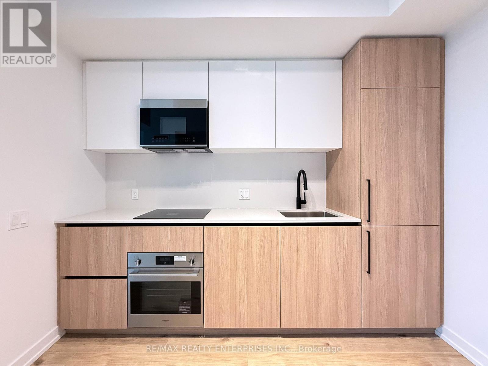 1714 - 35 Parliament Street, Toronto, ON - Indoor Photo Showing Kitchen