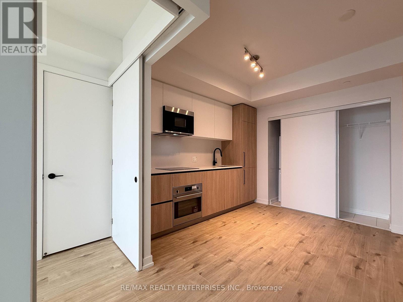 1714 - 35 Parliament Street, Toronto, ON - Indoor