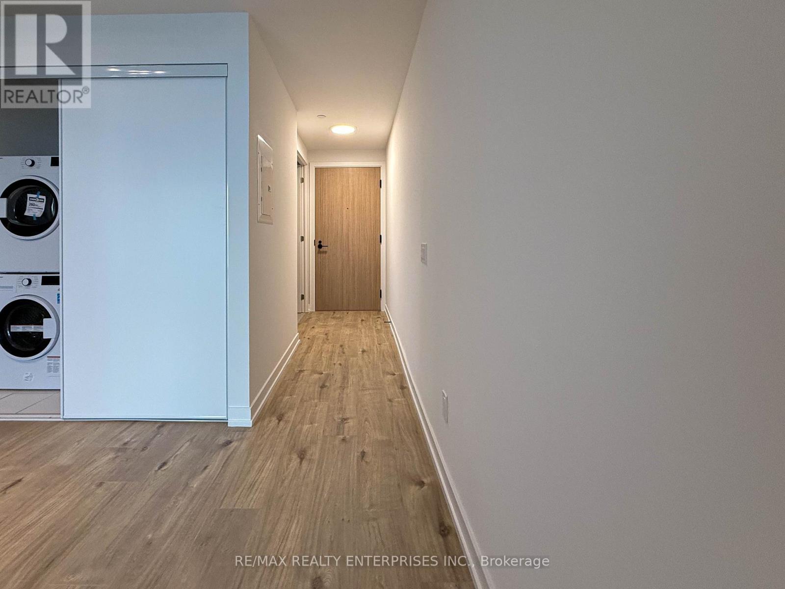 1714 - 35 Parliament Street, Toronto, ON - Indoor Photo Showing Laundry Room