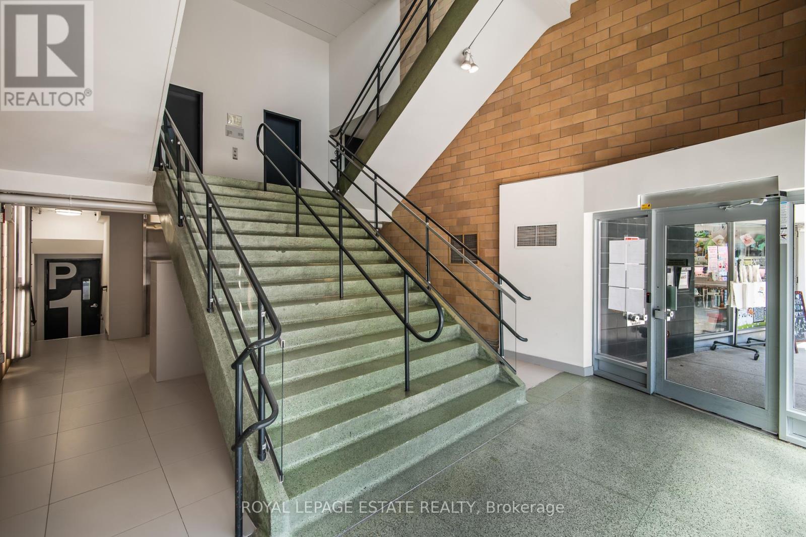 301 - 160 Baldwin Street, Toronto, ON - Indoor Photo Showing Other Room