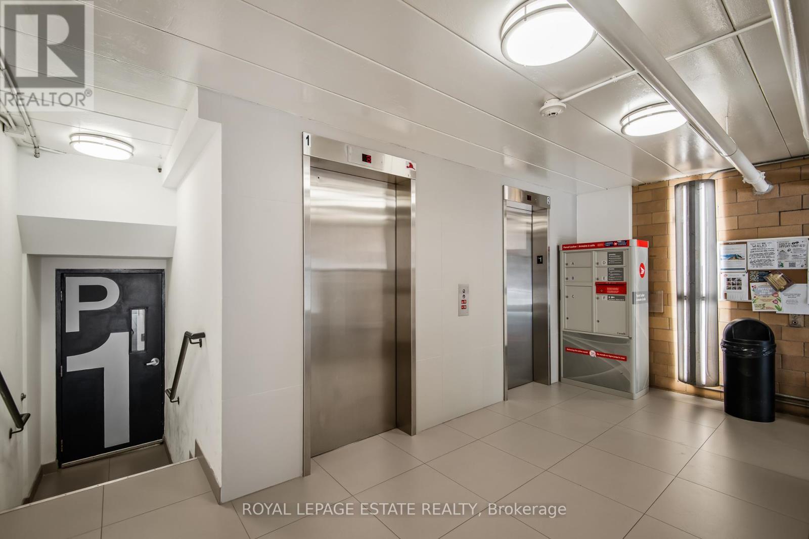 301 - 160 Baldwin Street, Toronto, ON - Indoor