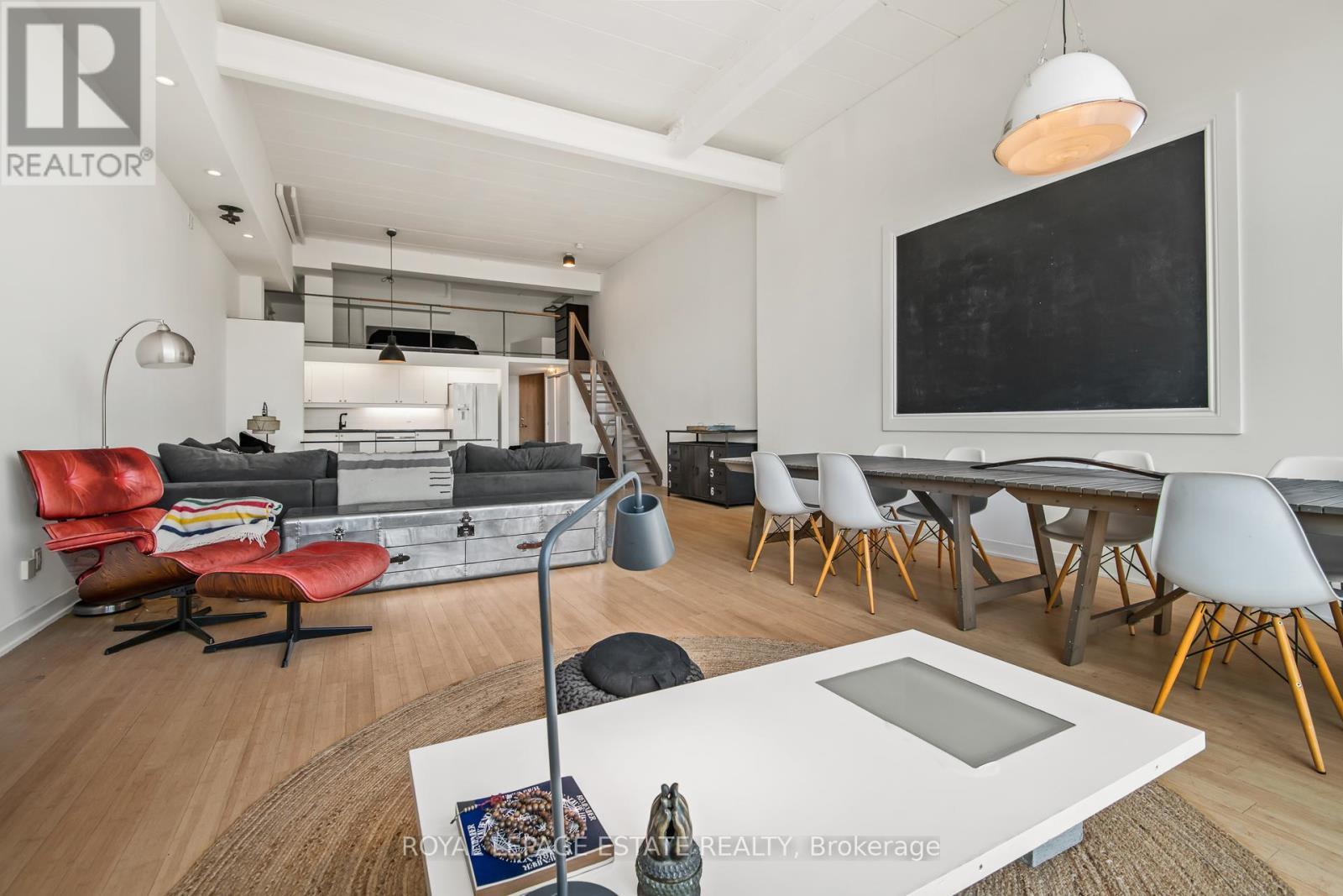 301 - 160 Baldwin Street, Toronto, ON - Indoor