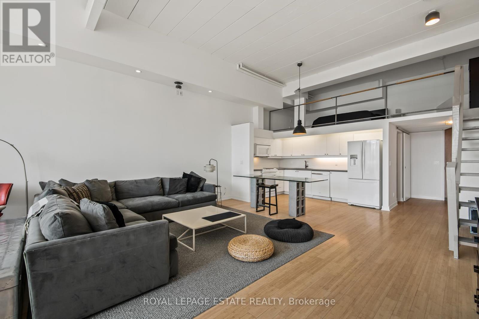 301 - 160 Baldwin Street, Toronto, ON - Indoor