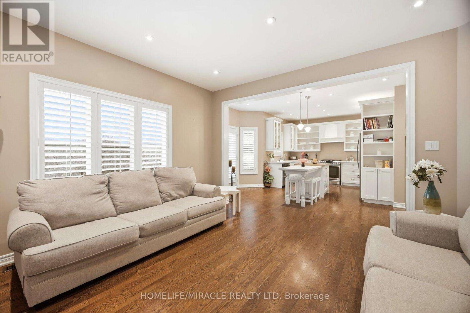 3 Galea Drive, Ajax, ON - Indoor Photo Showing Living Room