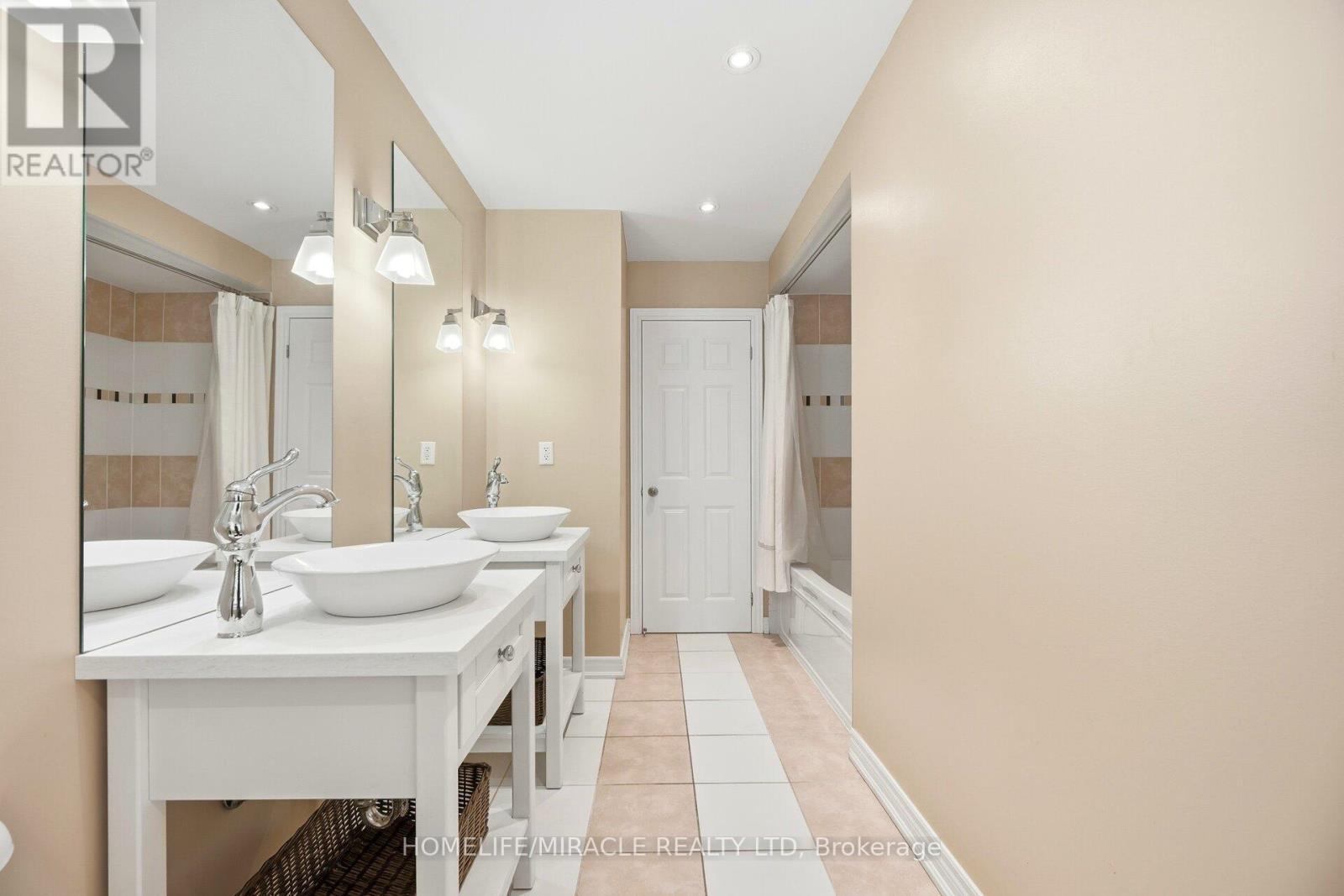 3 Galea Drive, Ajax, ON - Indoor Photo Showing Bathroom