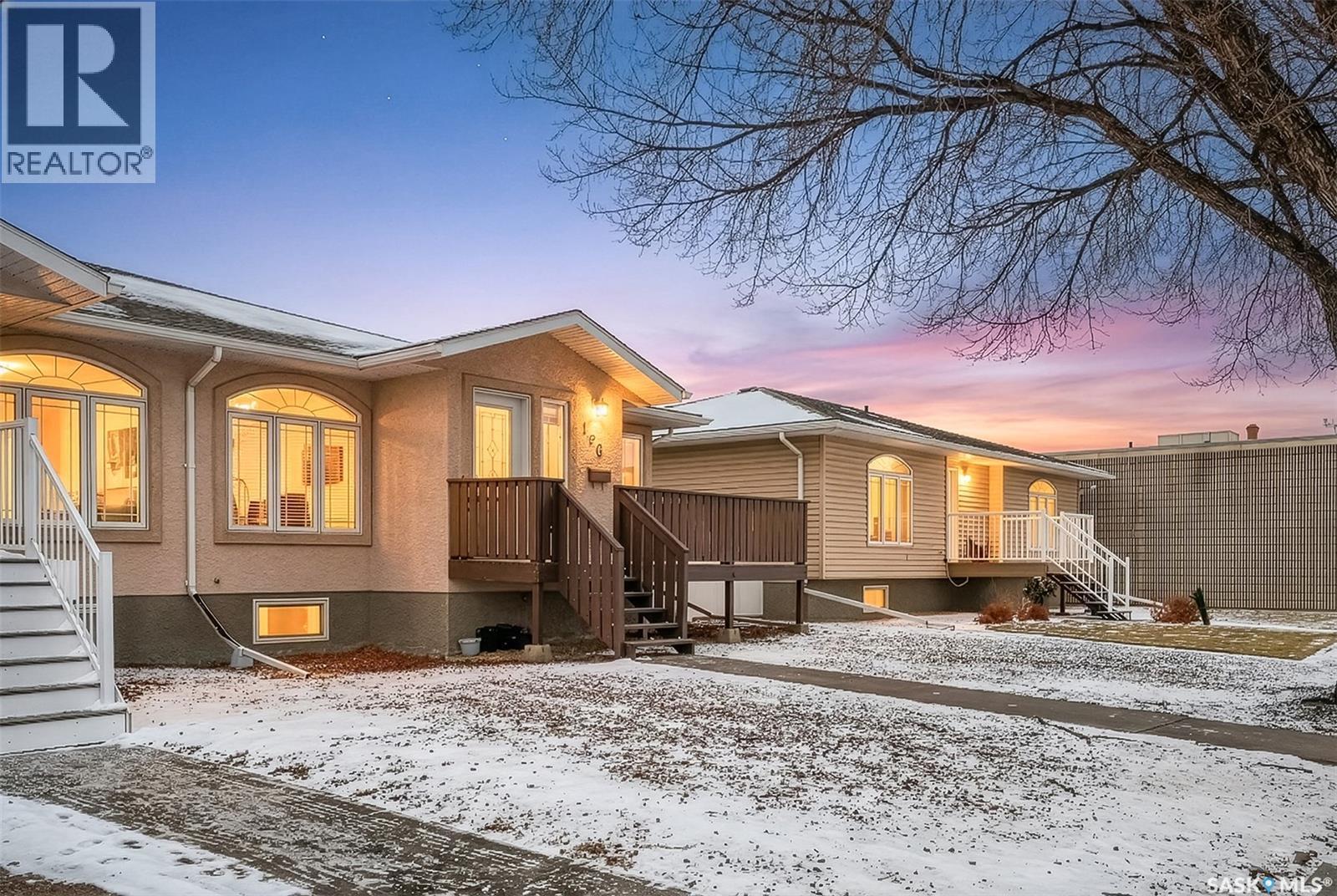 1 120 Athabasca Street W, Moose Jaw, SK - Outdoor